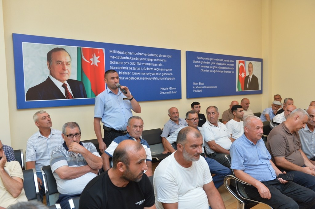 Taleh Qaraşov Viravul kəndinin sakinlərinin problemlərini dinlədi - FOTOLAR